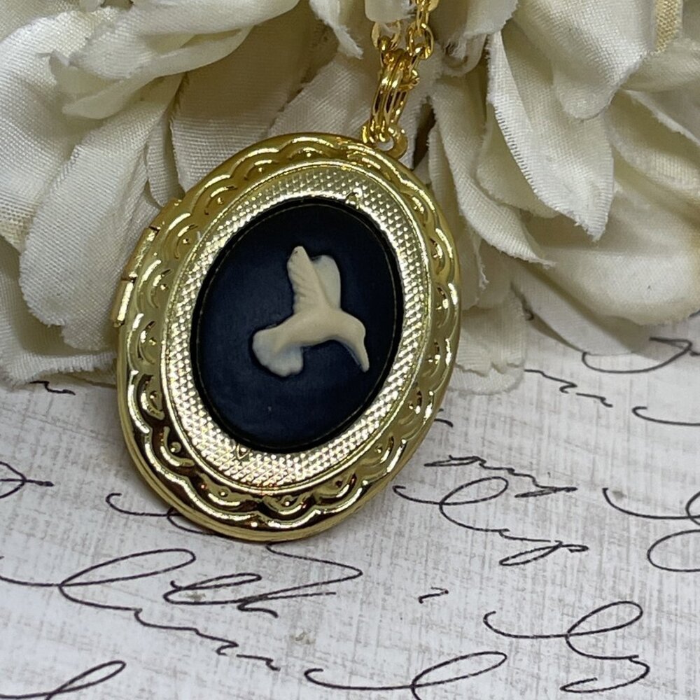 Gold Memorial Jewelry Black Hummingbird Cameo Locket Necklace Pendant Wedding
